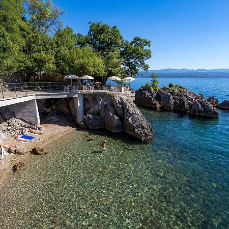 Villa Clara Lovran Exteriör bild