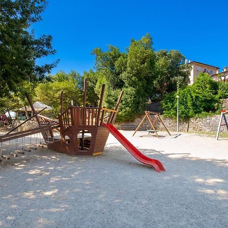 Villa Clara Lovran Exteriör bild