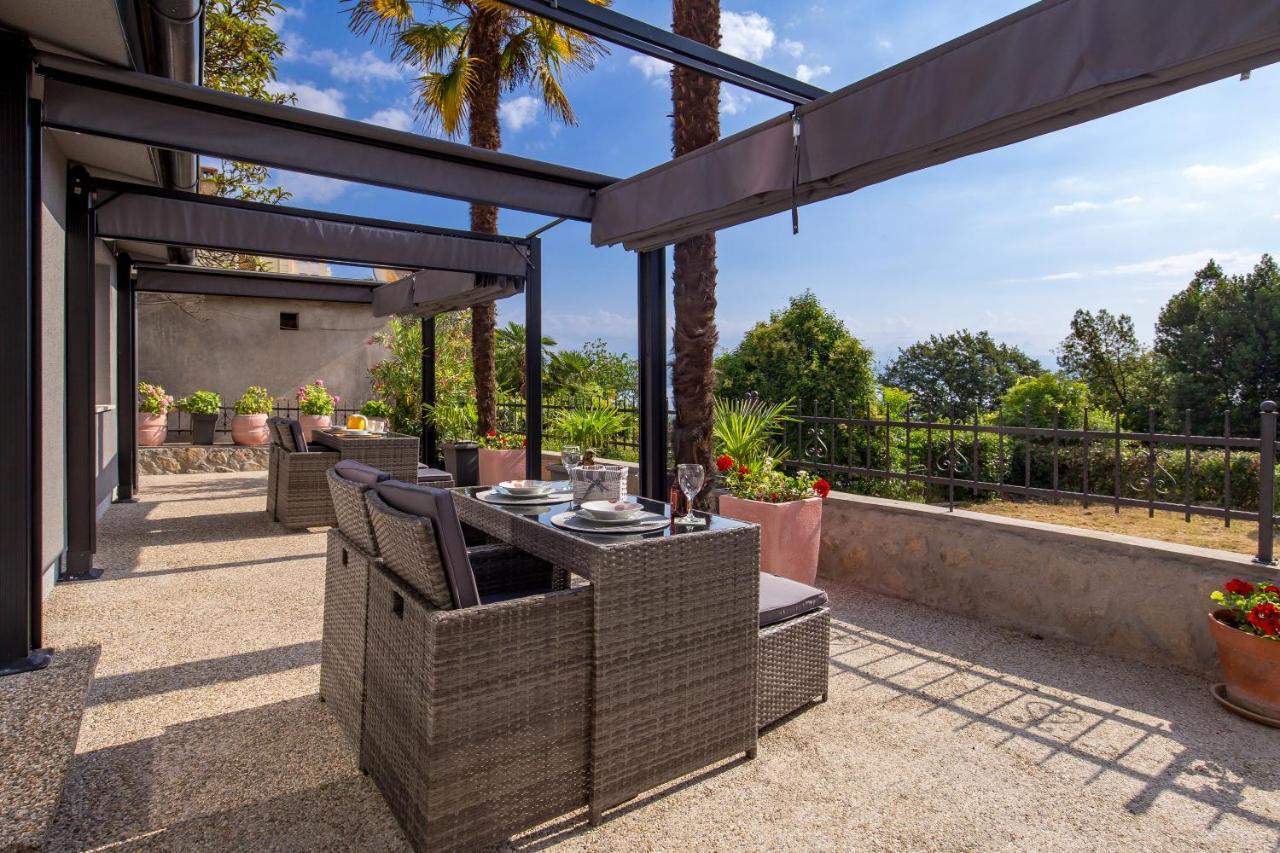 Villa Clara Lovran Exteriör bild