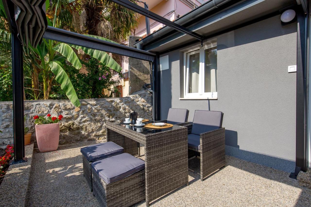 Villa Clara Lovran Exteriör bild