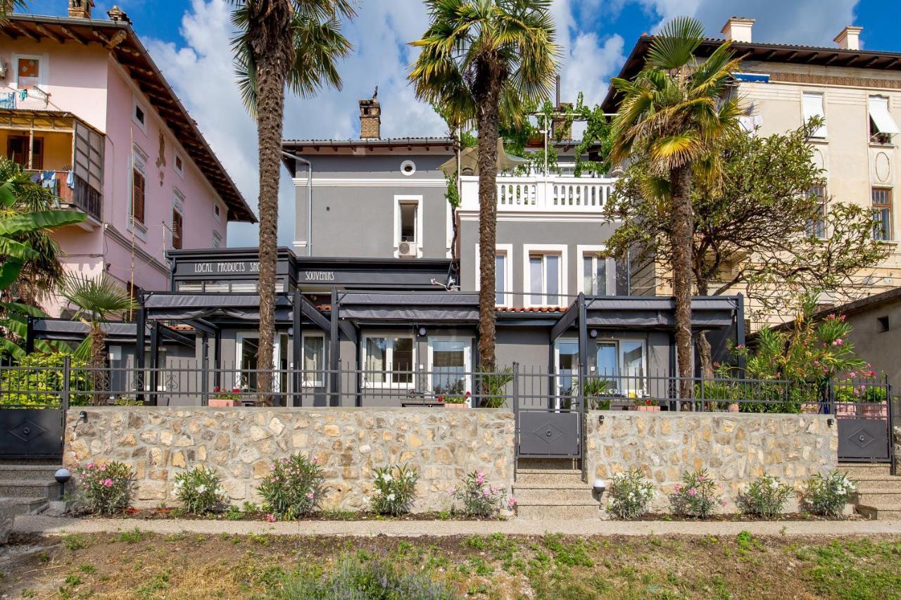 Villa Clara Lovran Exteriör bild